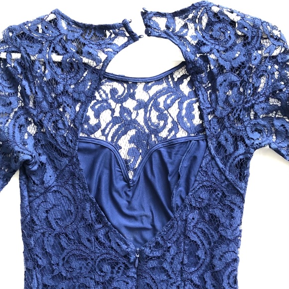 Sweetheart Lace Dress - Picture 3 of 5